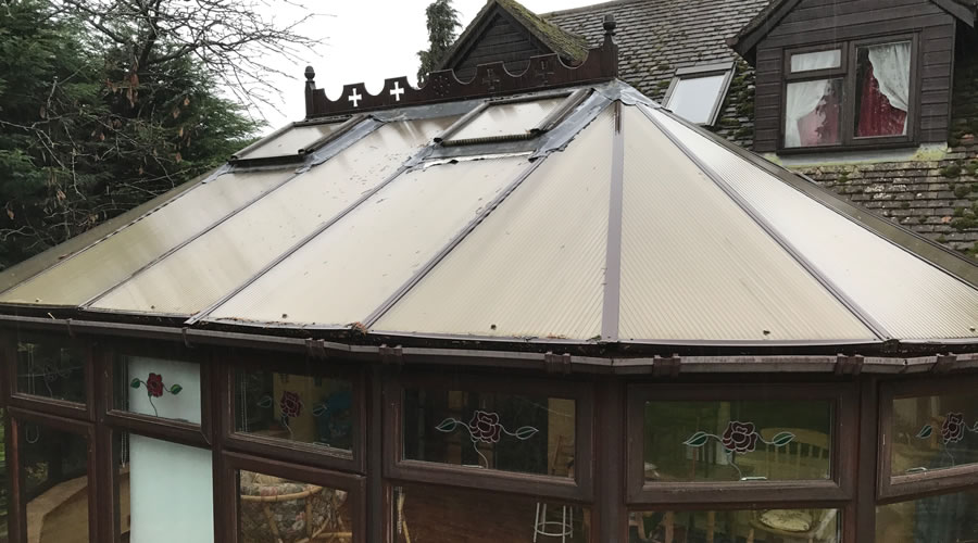 Haddenham conservatory roof clean